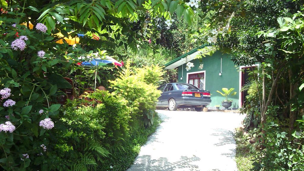 Haniffas Holiday Inn Kandy Exterior foto